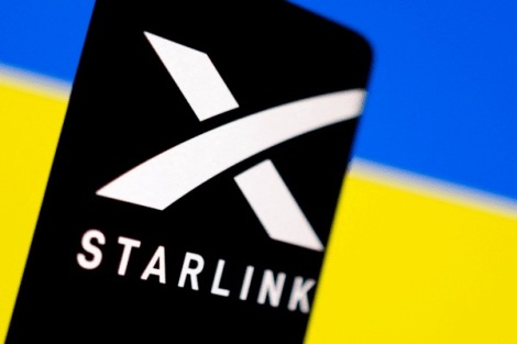 محطات Starlink.. إيلون ماسك يتعهد بتوفير الإنترنت للأوكرانيين