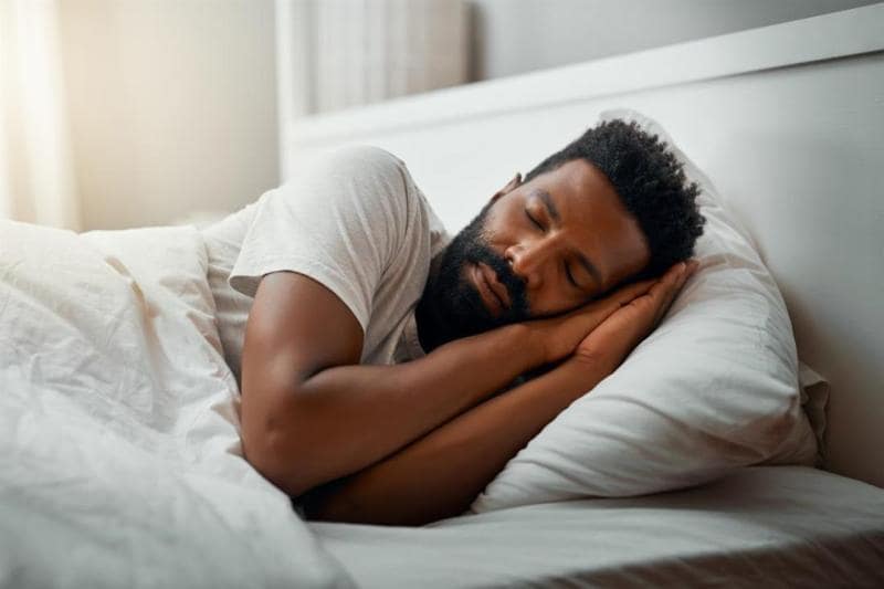 دراسة تحذر من خطر صحي ينجم عن النوم فالضوء min