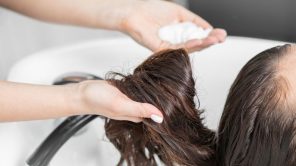 للنساء.. منتجات تنعيم الشعر تسبب السرطان