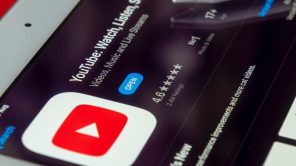 خطأ في YouTube تسبب في تعطل التطبيق على iPhone و iPad