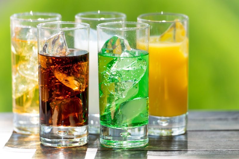 مشروبات شائعة يمكنها مضاعفة خطر الإصابة بسرطان الأمعاء