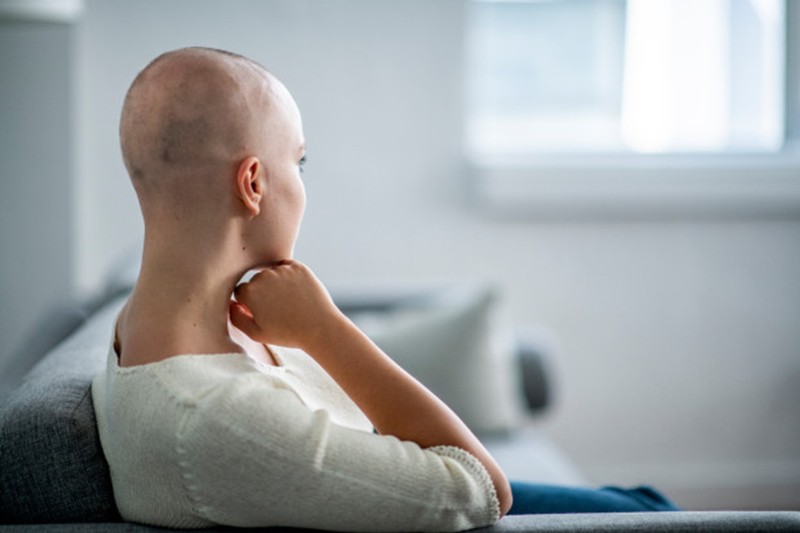 علماء يبتكرون تكنولوجيا تعالج السرطان دون التسبب بتساقط الشعر