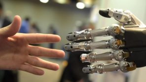 تنجح مساعي العلماء في منح أصابع الروبوتات القدرة على