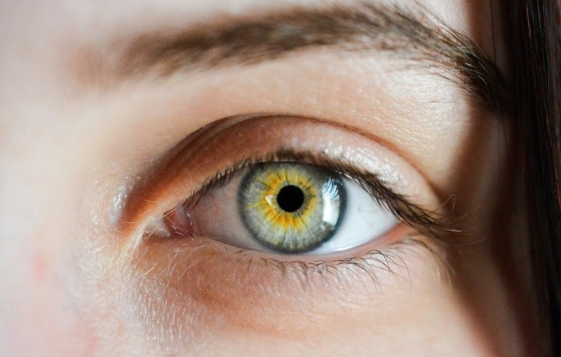 أسباب وعلاج الأشكال الغريبة عوائم العين