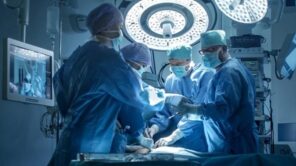 أول عملية جراحية في العالم لعلاج مرض نادر في دماغ جنين داخل الرحم
