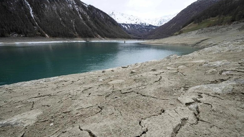 المياه تنحسر في نصف بحيرات العالم وسدوده