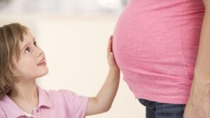 دراسة تعدد الإنجاب يحمي النساء من مرض خطير