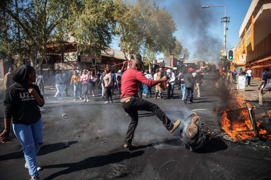 العنف في جنوب أفريقيا.jpg 2