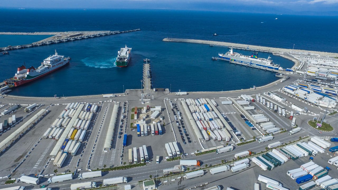 حقائق عن ميناء طنجة المتوسط أفضل ميناء في أفريقيا